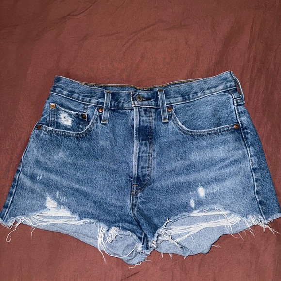 Levi's 501 Distressed Jean Shorts - Picture 1 of 2
